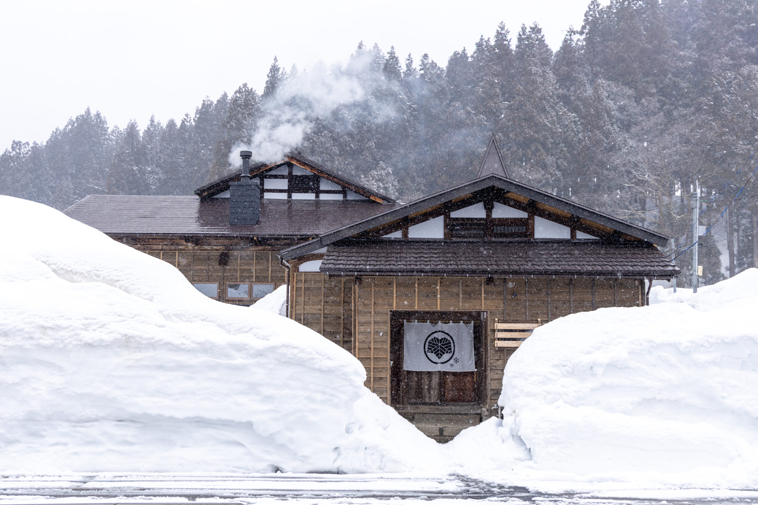 雪の家 古澤邸 – 雪国で暮らすような旅を体験