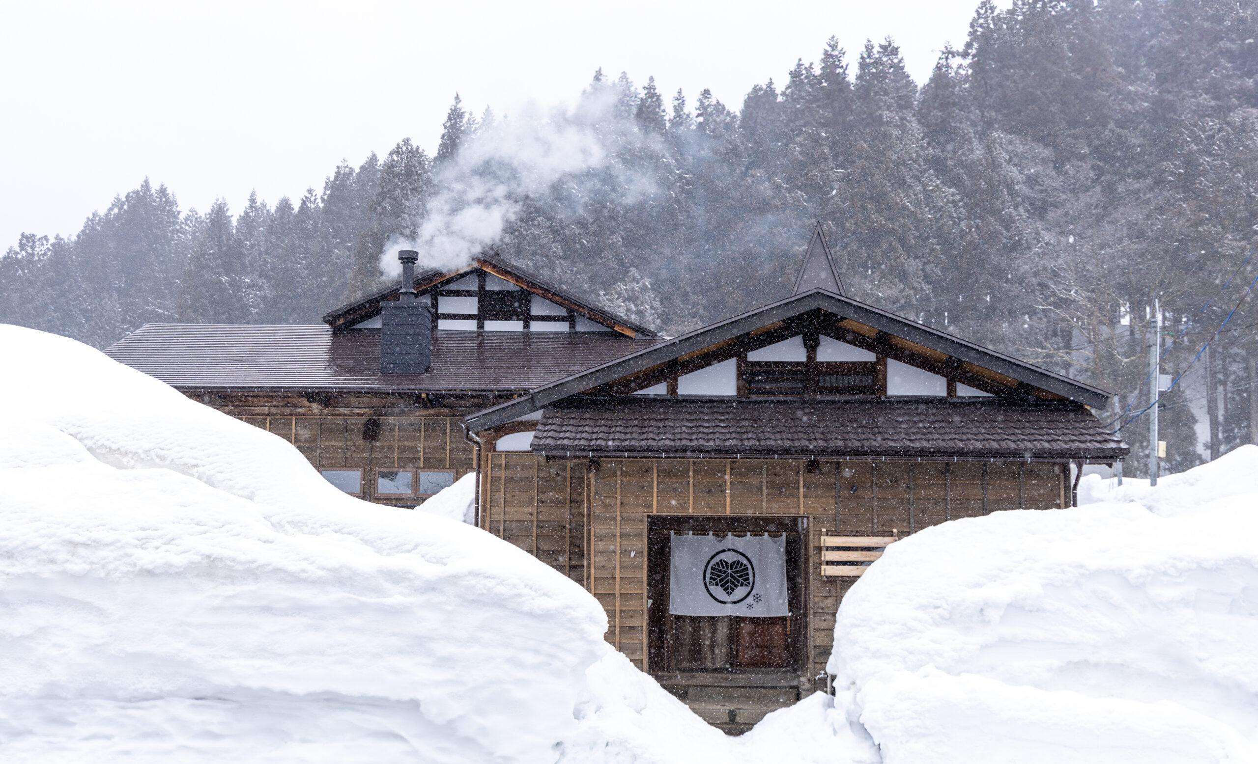 旅 亭 雪 の 屋